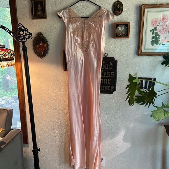 Stunning Antique 1930s slip gown and peignoir🤍 - Picture 8 of 9